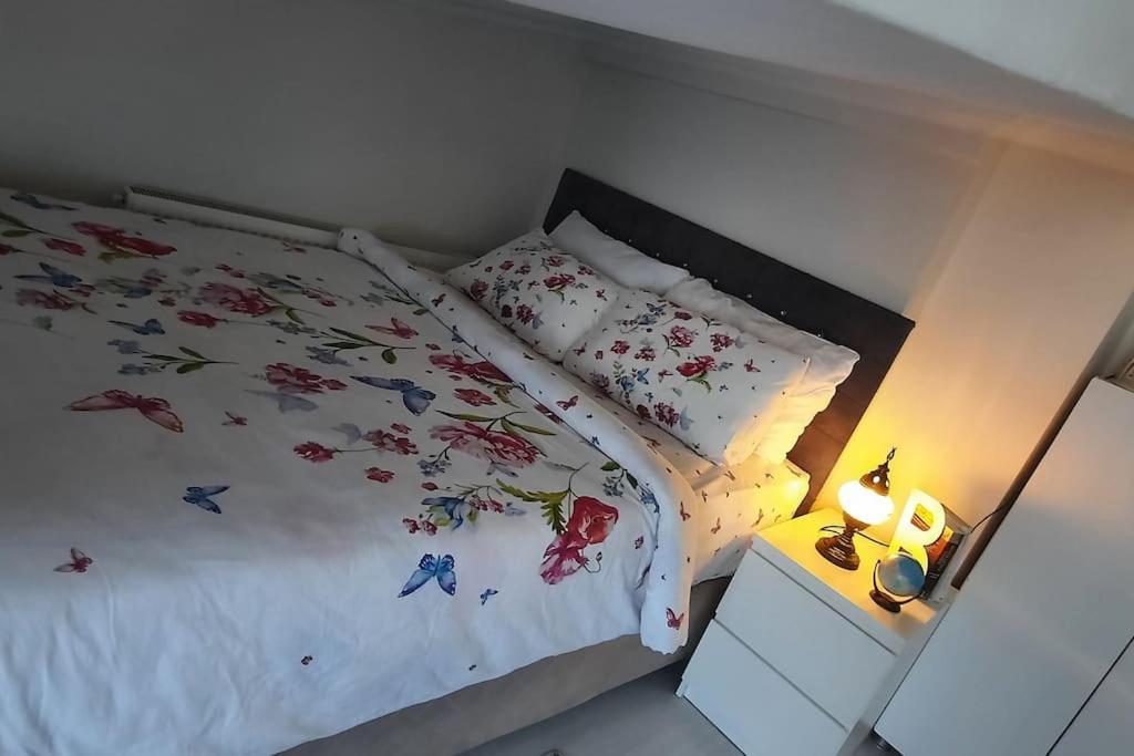Appartement Deniz Manzarasi, Marti Sesleri Esliginde Istambul Extérieur photo